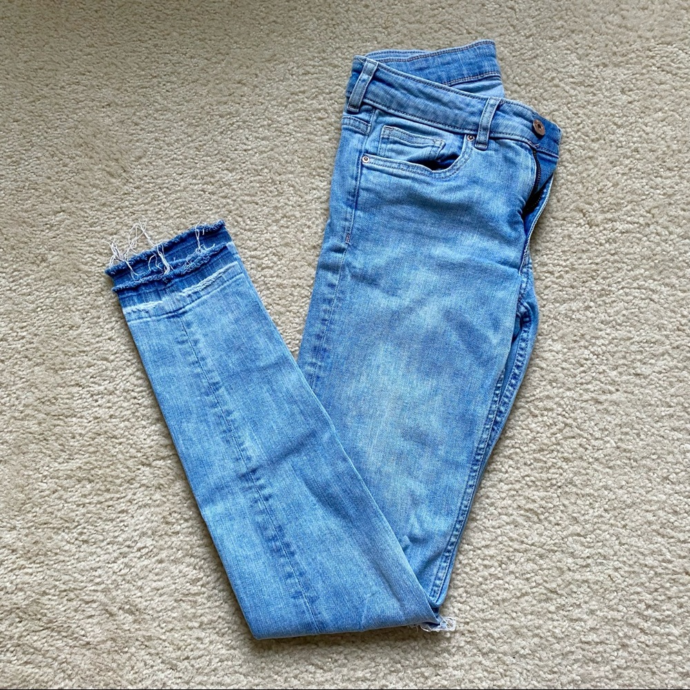 H&M Skinny Distressed Ankle Jean